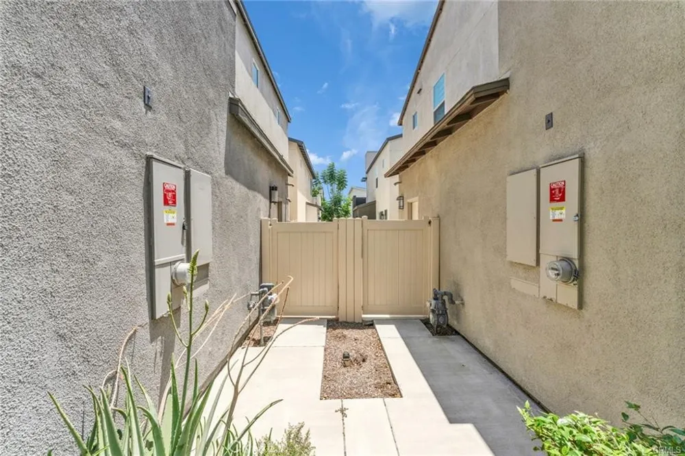 3691 S Nexa Paseo Ontario, CA 91761
