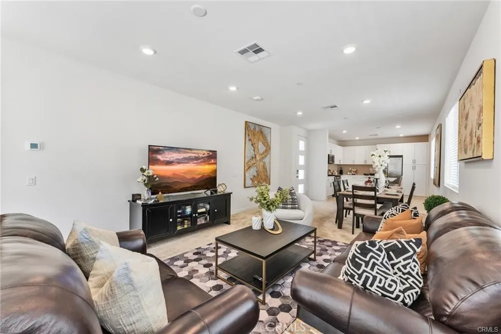 3691 S Nexa Paseo Ontario, CA 91761