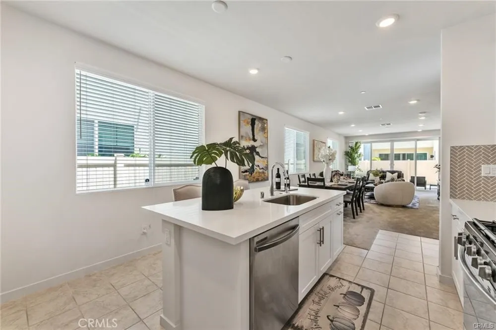 3691 S Nexa Paseo Ontario, CA 91761