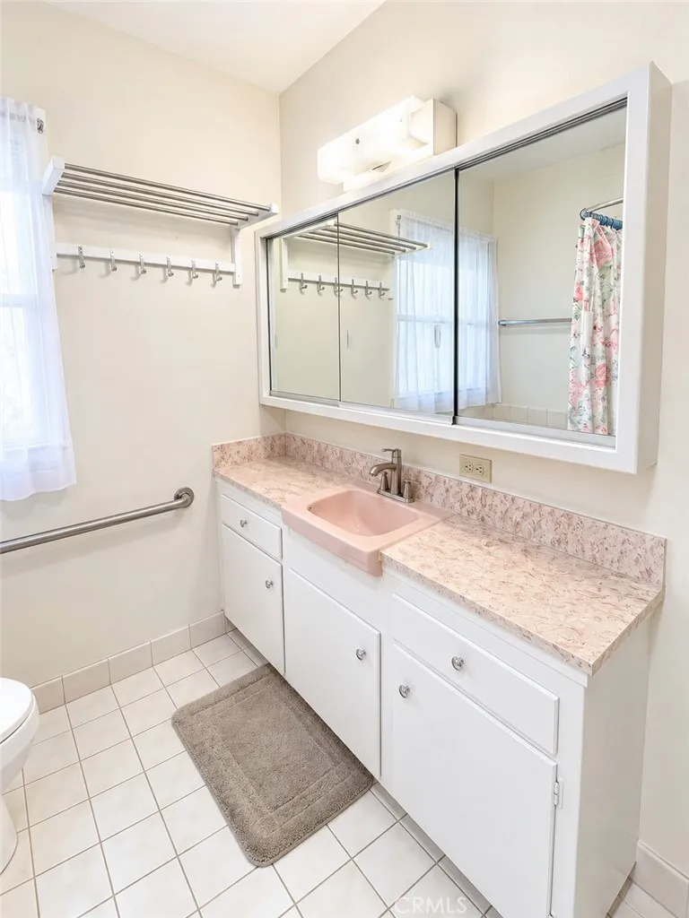 108 Barret Riverside, CA 92507