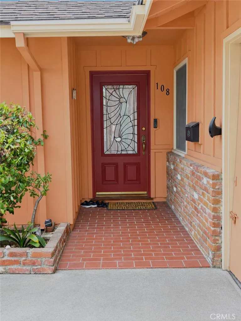 108 Barret Riverside, CA 92507