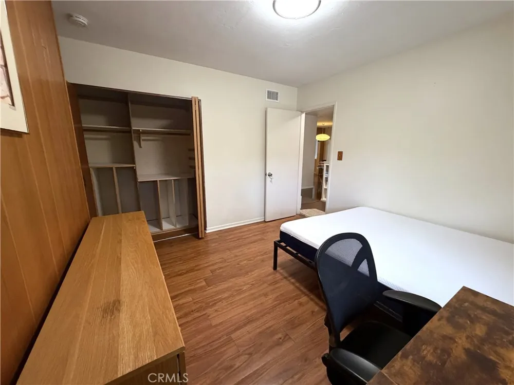 108 Barret Riverside, CA 92507