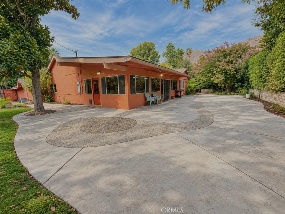108 Barret Riverside, CA 92507