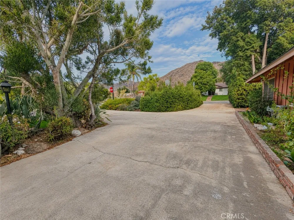108 Barret Riverside, CA 92507