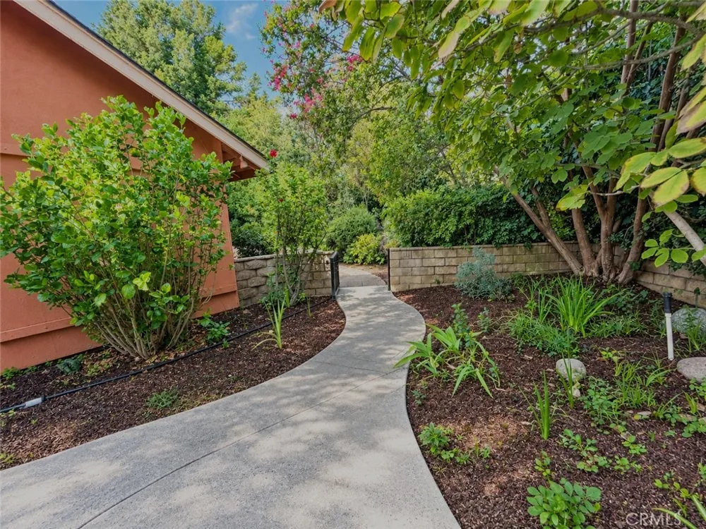 108 Barret Riverside, CA 92507