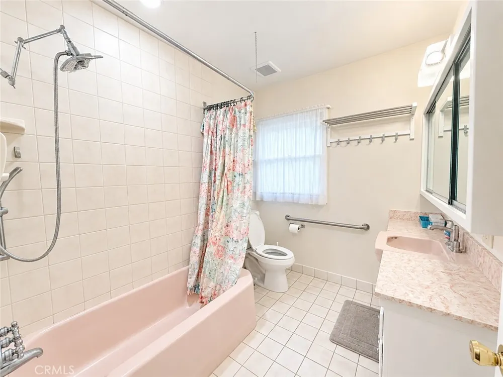 108 Barret Riverside, CA 92507