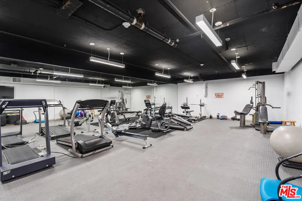 9249 Burton Way Beverly Hills, CA 90210