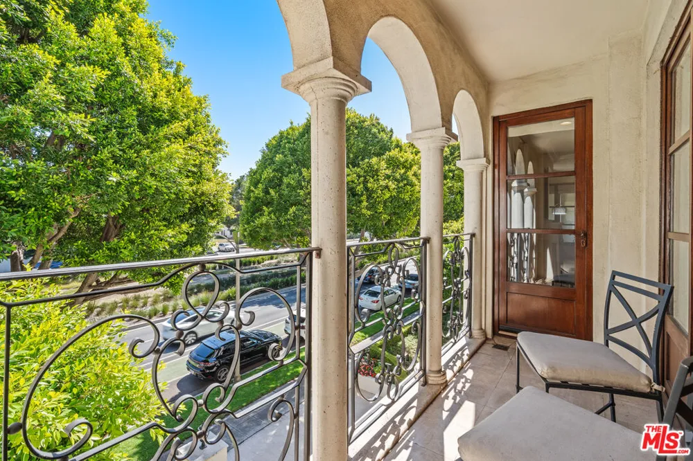 9249 Burton Way Beverly Hills, CA 90210