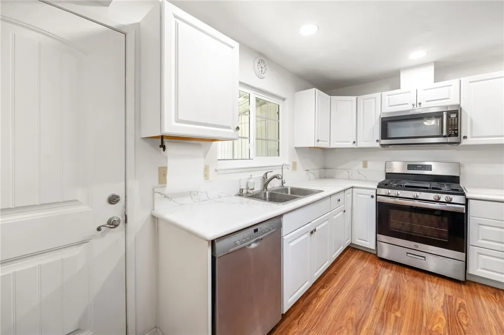 8174 Glengarry Green Buena Park, CA 90621