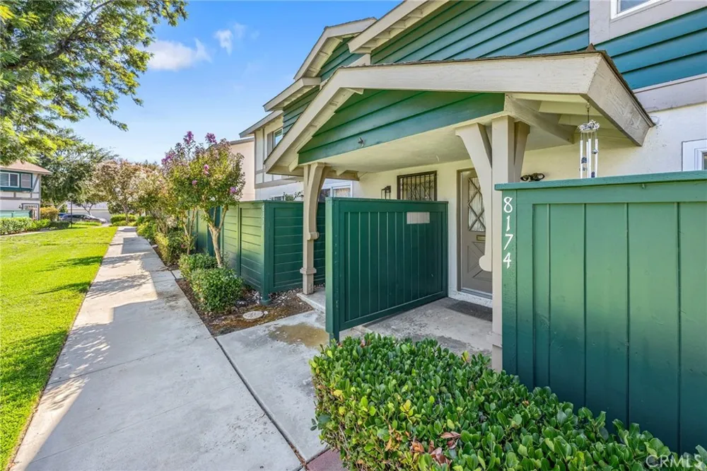 8174 Glengarry Green Buena Park, CA 90621