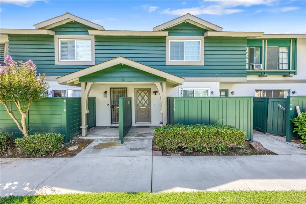 8174 Glengarry Green Buena Park, CA 90621
