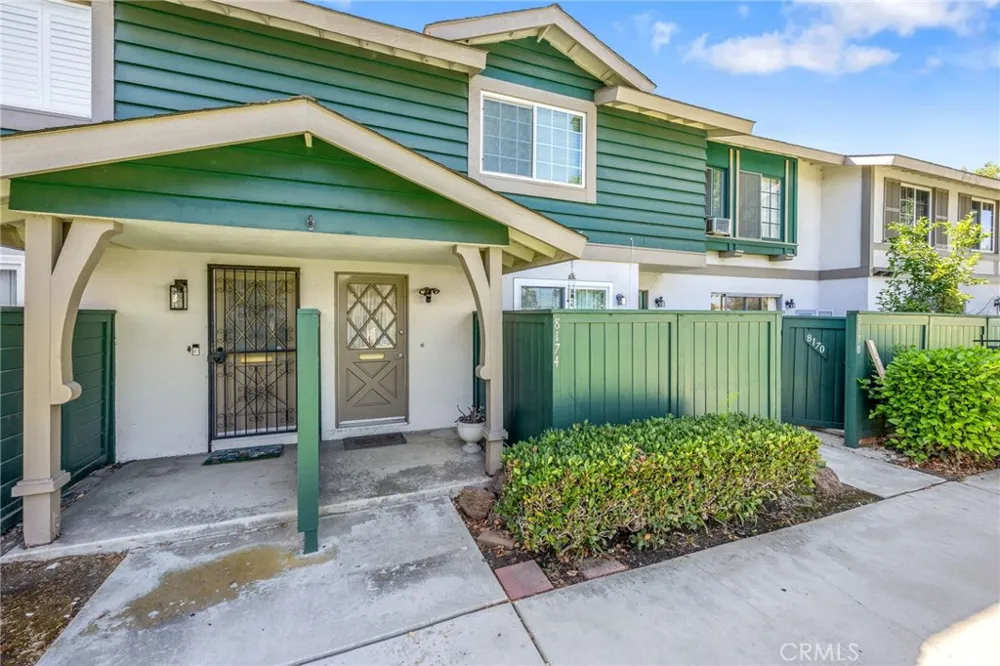 8174 Glengarry Green Buena Park, CA 90621