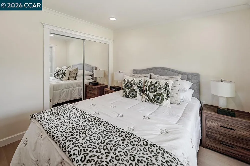 1221 Oakmont Dr #2 Walnut Creek, CA 94595