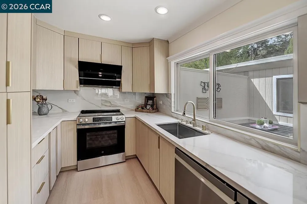 1221 Oakmont Dr #2 Walnut Creek, CA 94595