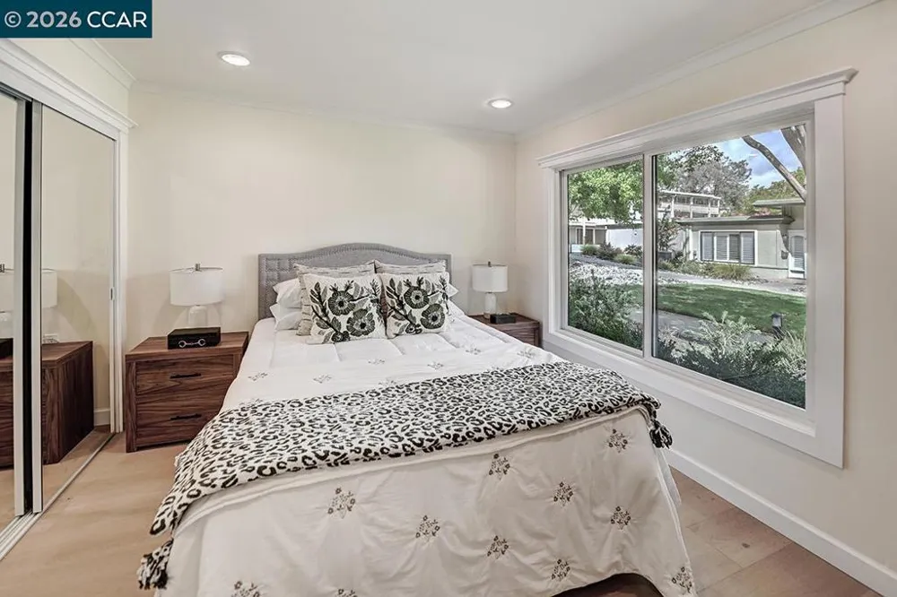 1221 Oakmont Dr #2 Walnut Creek, CA 94595