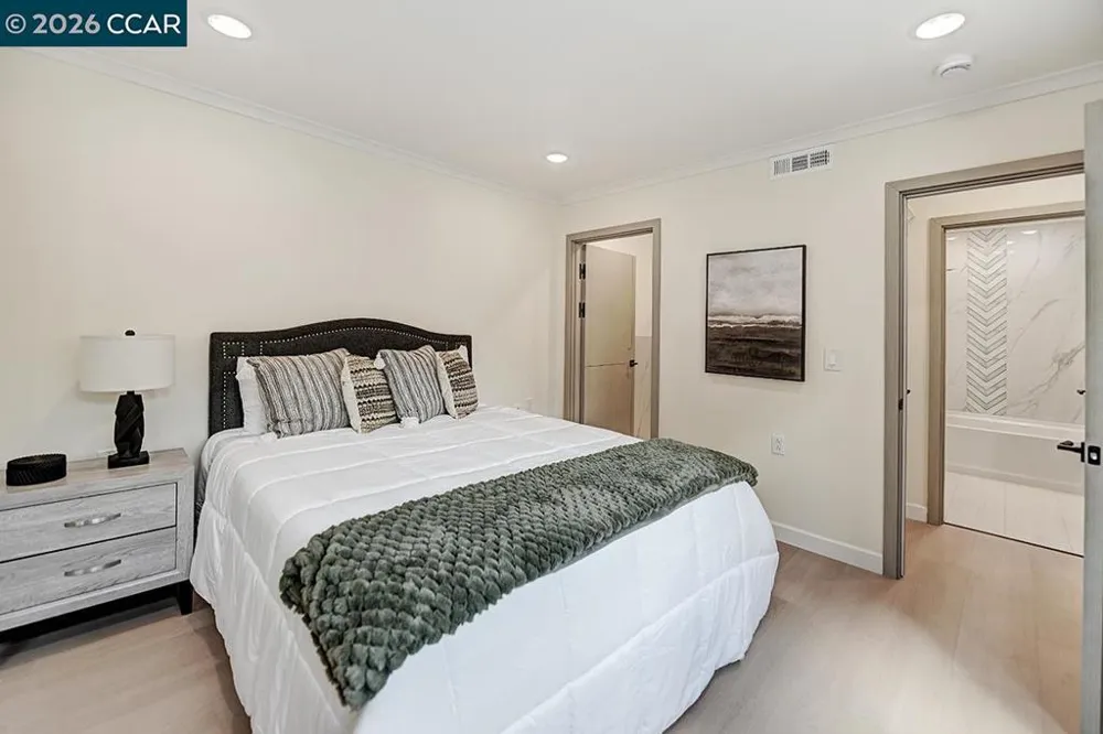 1221 Oakmont Dr #2 Walnut Creek, CA 94595