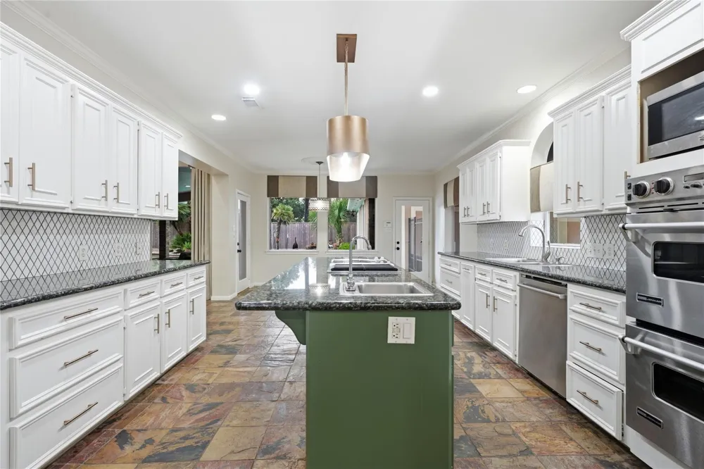 4815 Bayfair Street Pasadena, TX 77505