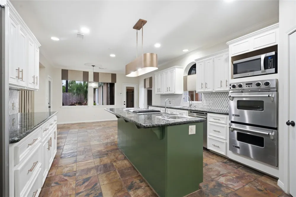 4815 Bayfair Street Pasadena, TX 77505