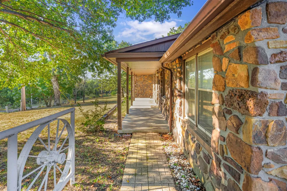 17600 S 4220 ROAD Claremore, OK 74017