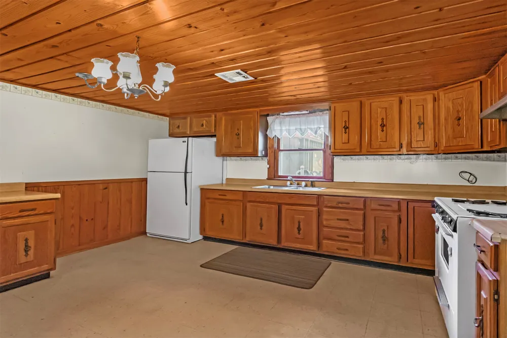 17600 S 4220 ROAD Claremore, OK 74017