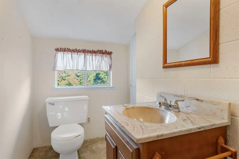17600 S 4220 ROAD Claremore, OK 74017