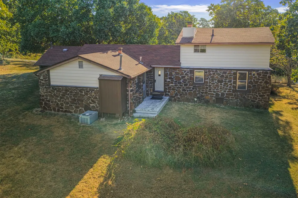 17600 S 4220 ROAD Claremore, OK 74017