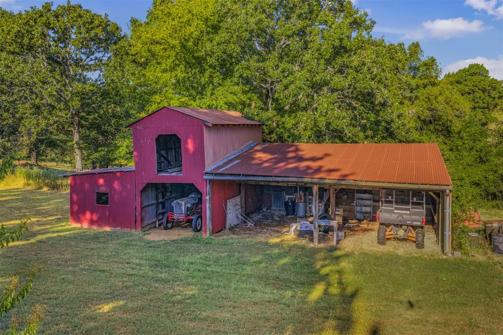 17600 S 4220 ROAD Claremore, OK 74017