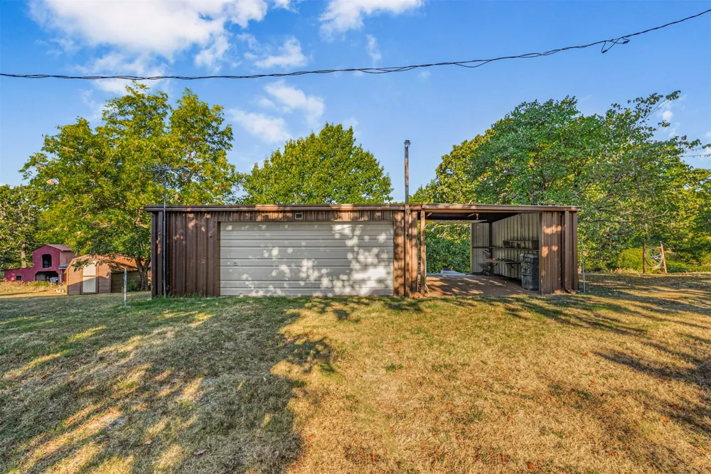 17600 S 4220 ROAD Claremore, OK 74017