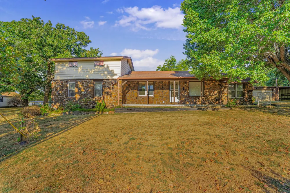 17600 S 4220 ROAD Claremore, OK 74017