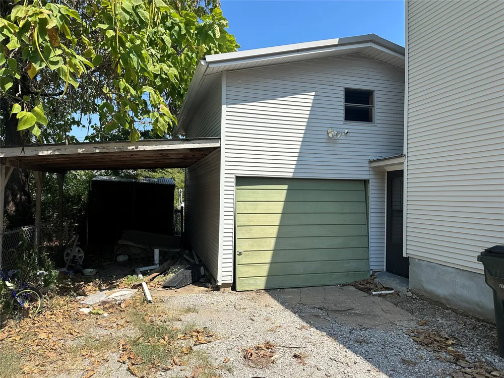 1123 E 9th Street Okmulgee, OK 74447