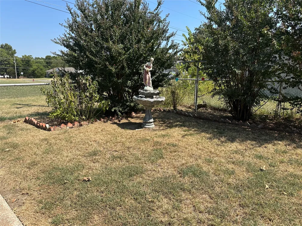 1123 E 9th Street Okmulgee, OK 74447