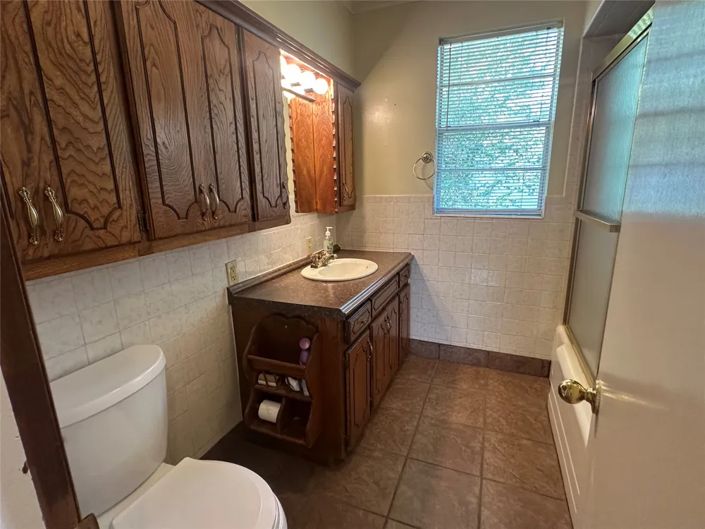 1123 E 9th Street Okmulgee, OK 74447
