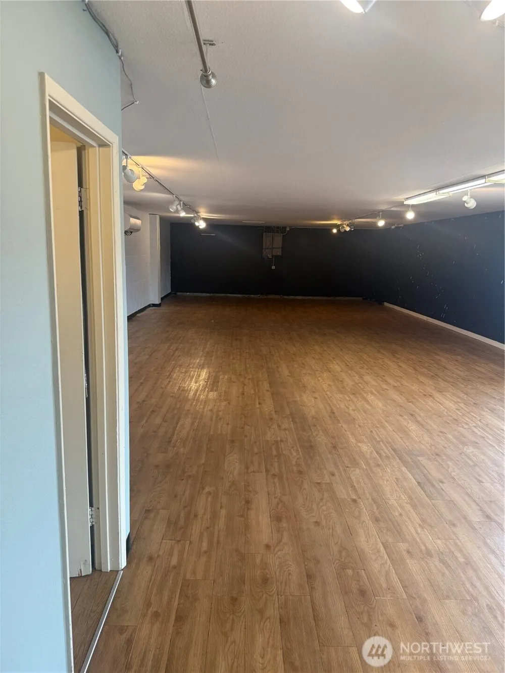 420 auburn Way Auburn, WA 98002