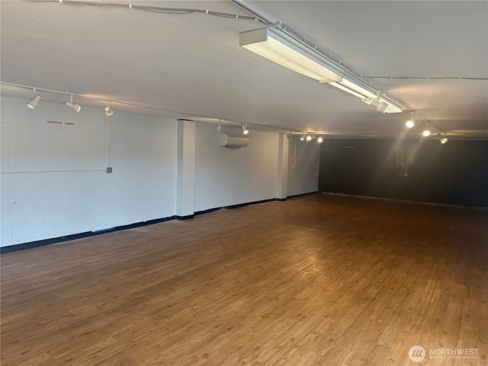 420 auburn Way Auburn, WA 98002