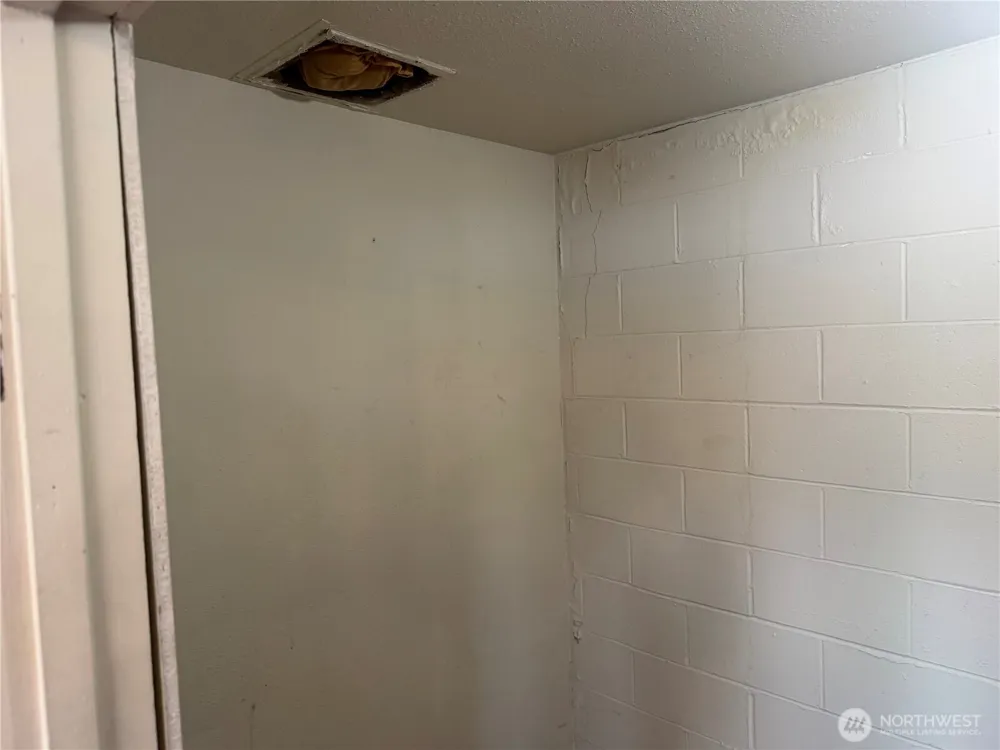 420 auburn Way Auburn, WA 98002