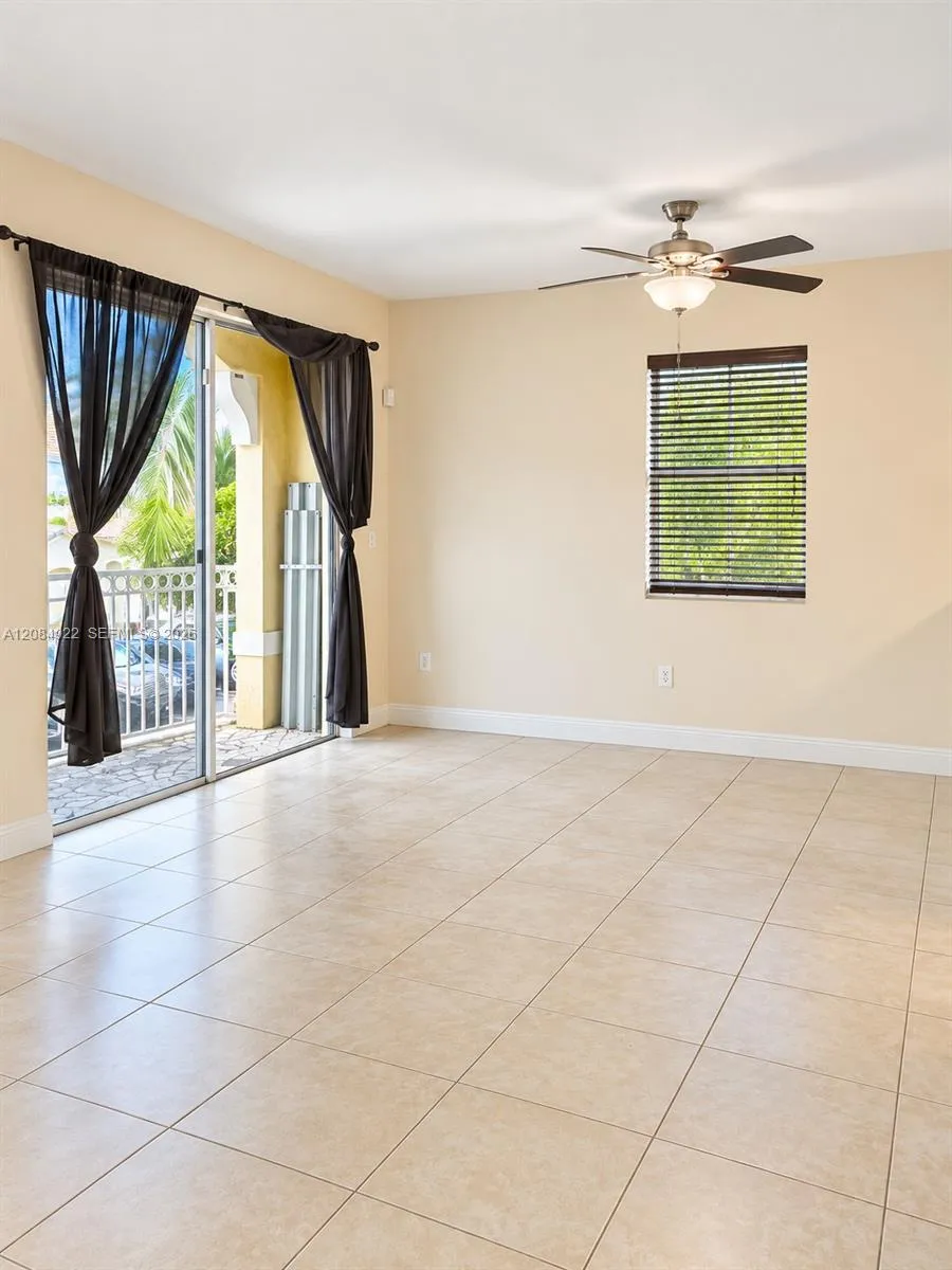 8906 W Flagler St #222 Miami, FL 33174