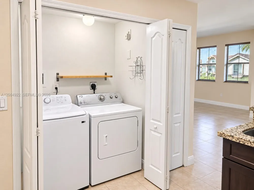 8906 W Flagler St #222 Miami, FL 33174