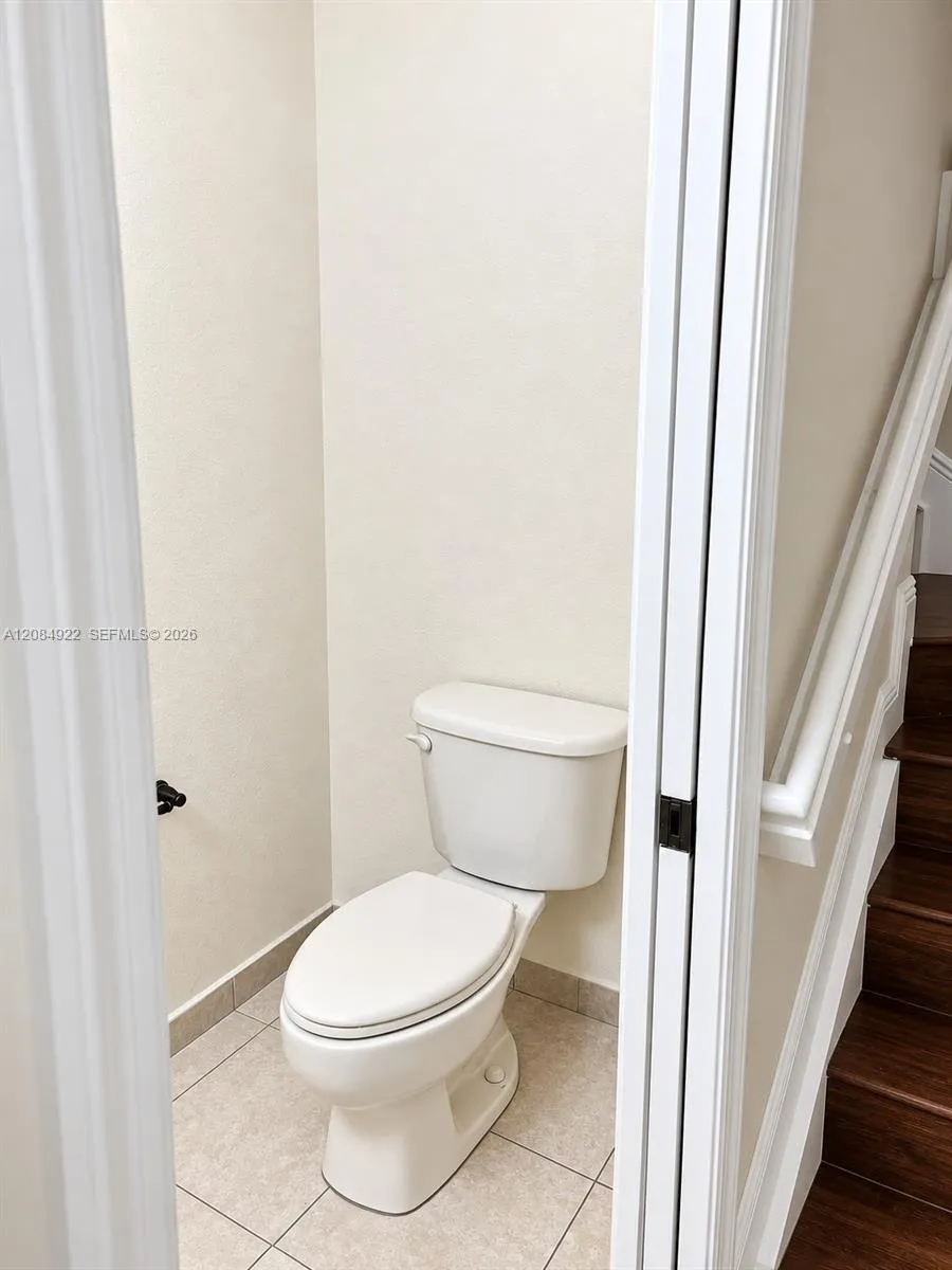 8906 W Flagler St #222 Miami, FL 33174