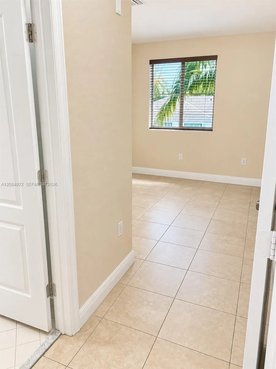 8906 W Flagler St #222 Miami, FL 33174