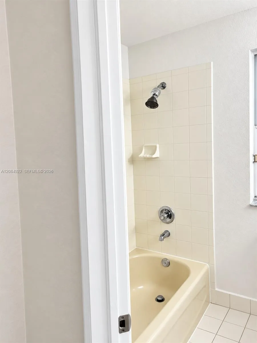 8906 W Flagler St #222 Miami, FL 33174
