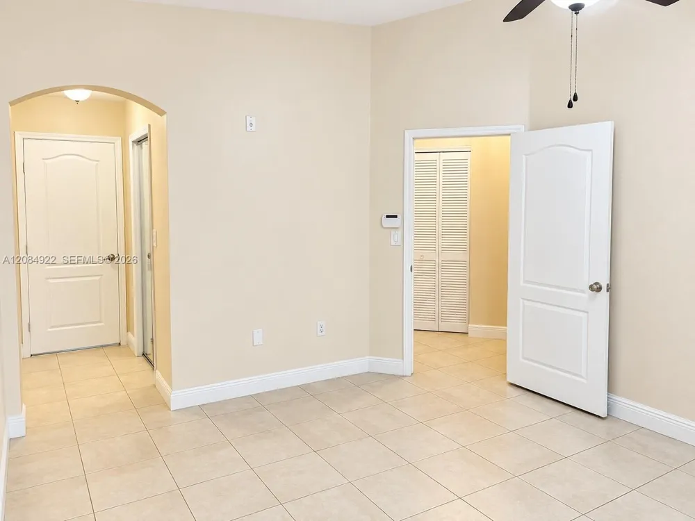 8906 W Flagler St #222 Miami, FL 33174