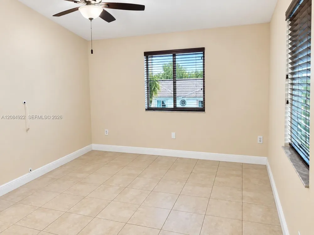 8906 W Flagler St #222 Miami, FL 33174