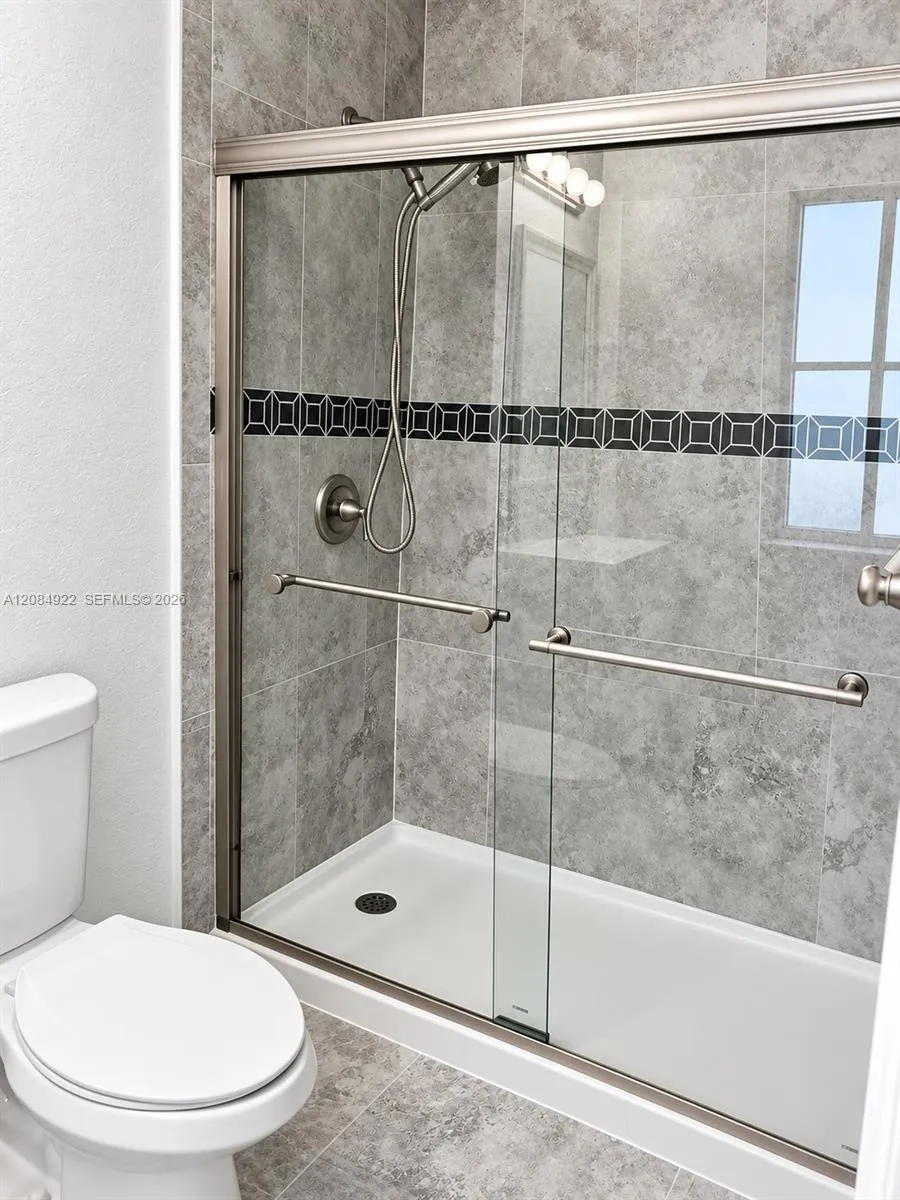 8906 W Flagler St #222 Miami, FL 33174