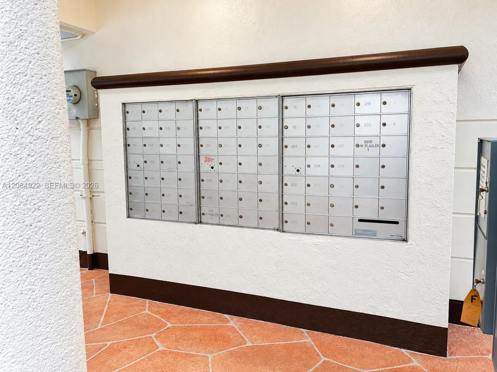 8906 W Flagler St #222 Miami, FL 33174