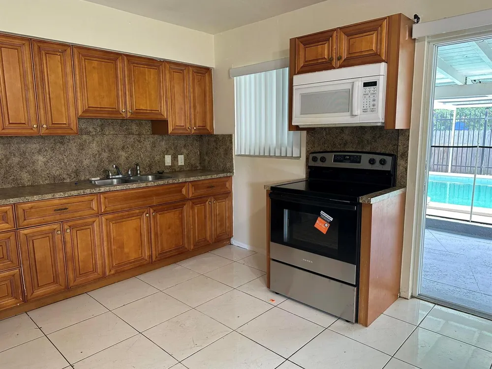 1316 NW 15th Place NW Fort Lauderdale, FL 33311