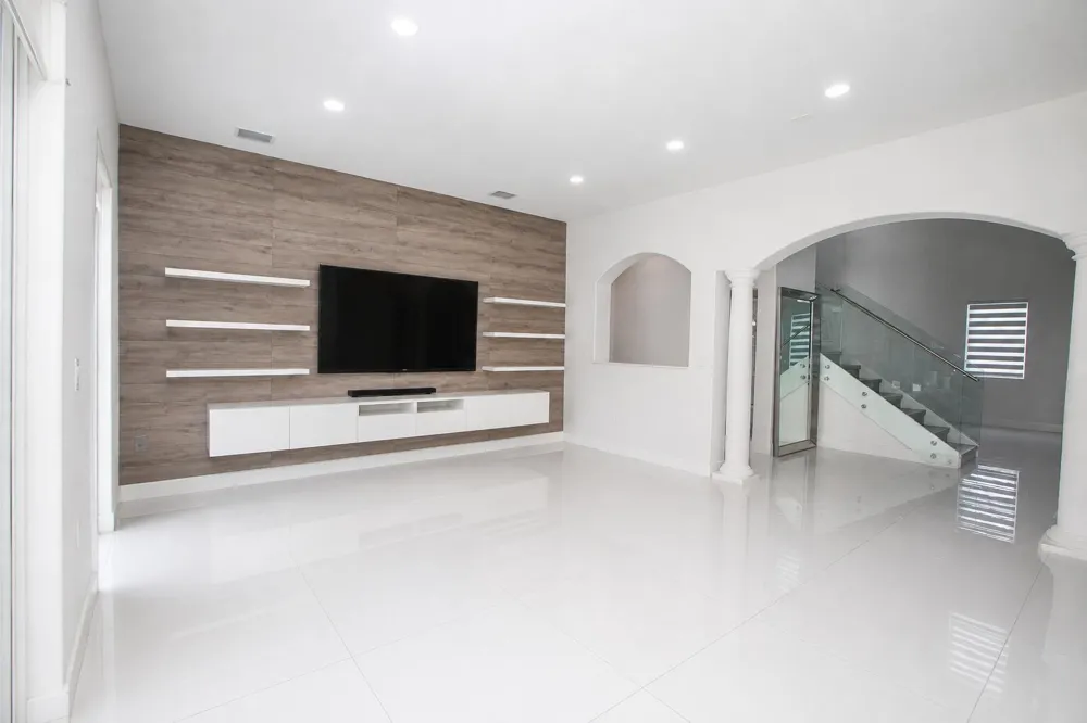 8833 NW 178TH STREET Hialeah, FL 33018