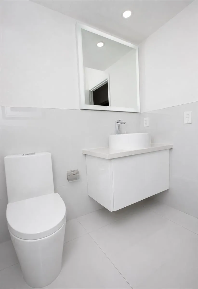 8833 NW 178TH STREET Hialeah, FL 33018