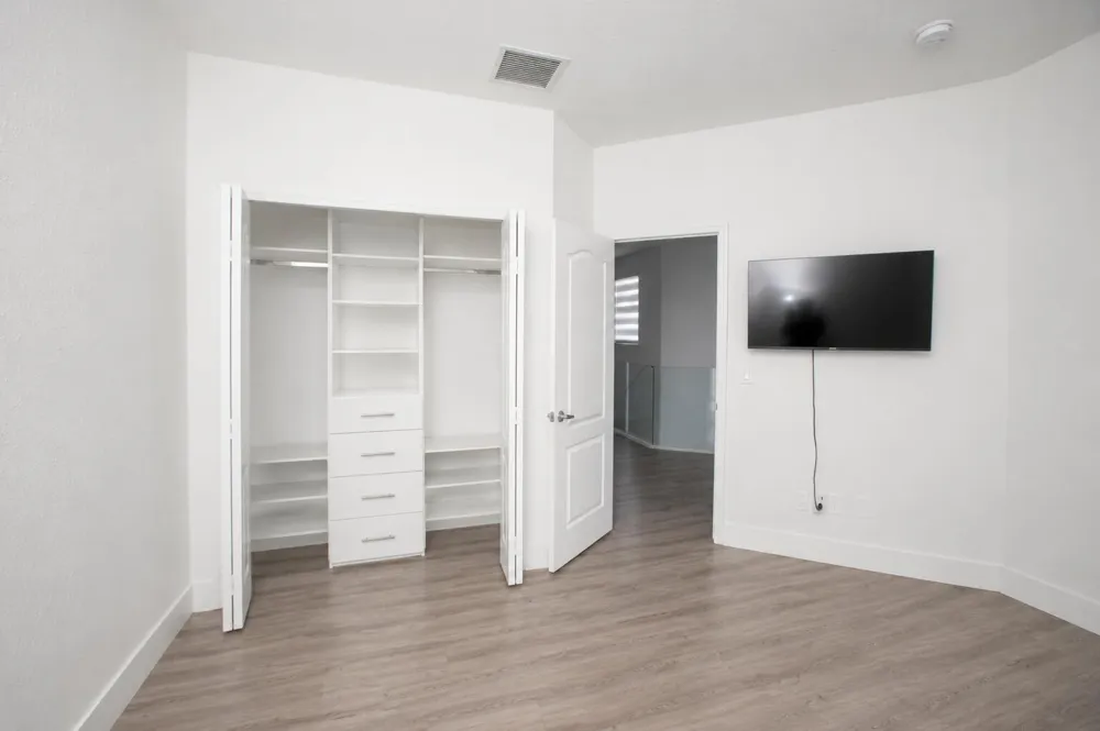 8833 NW 178TH STREET Hialeah, FL 33018