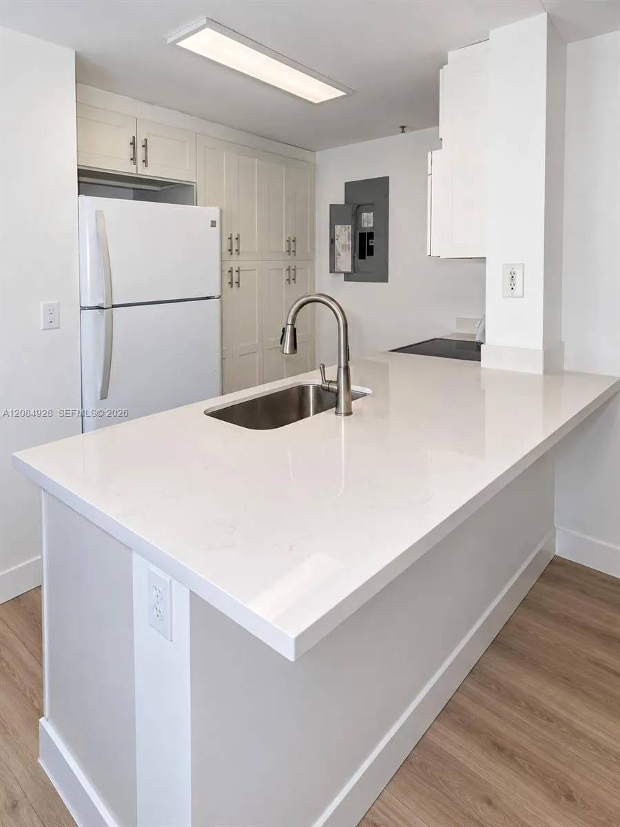 275 NE 18th St #1910 Miami, FL 33132