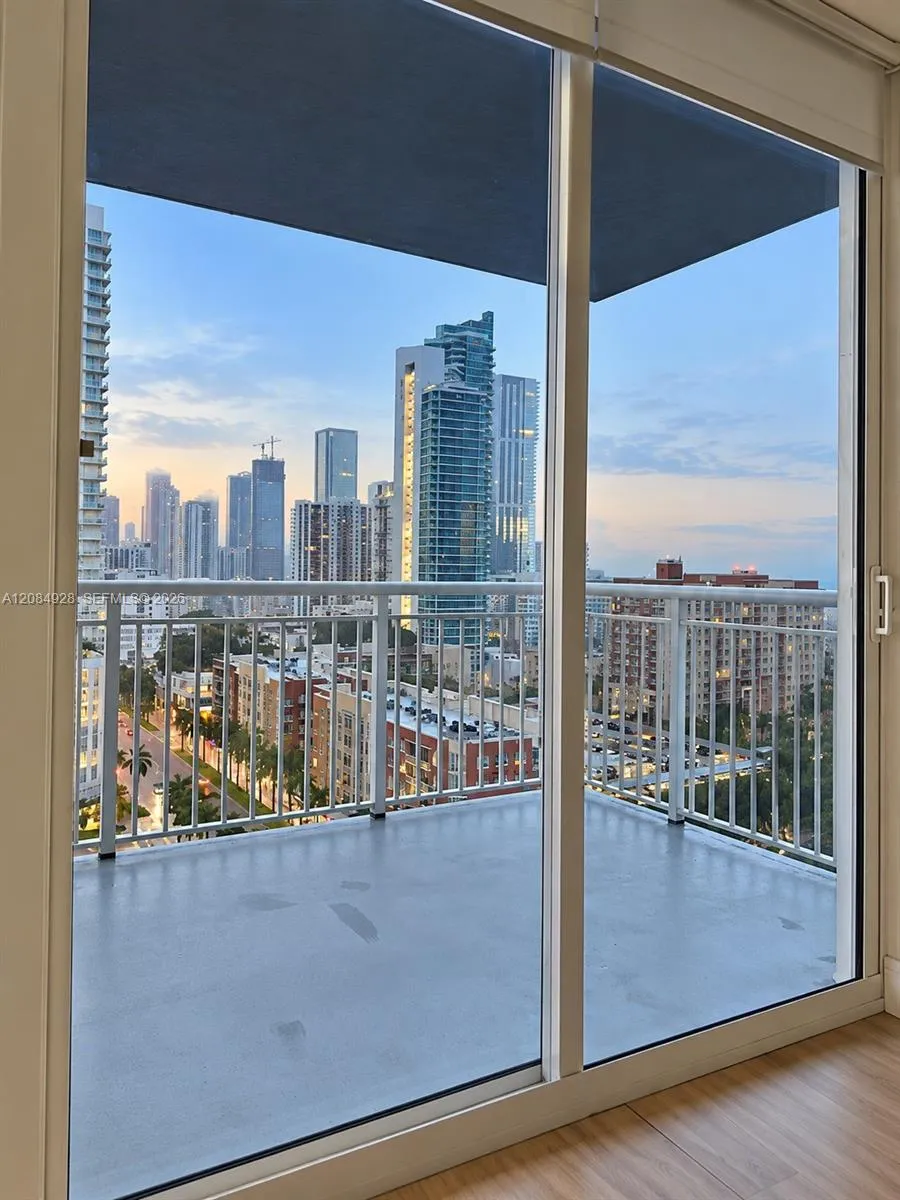 275 NE 18th St #1910 Miami, FL 33132